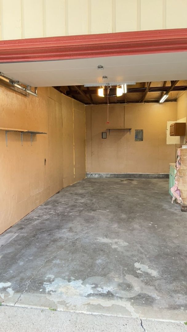 Building Photo - (766) Waverly Drive 2 Bdrm / 1 Bthrm