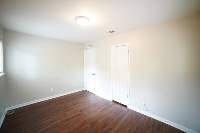 Building Photo - 1329 Blossom Cir