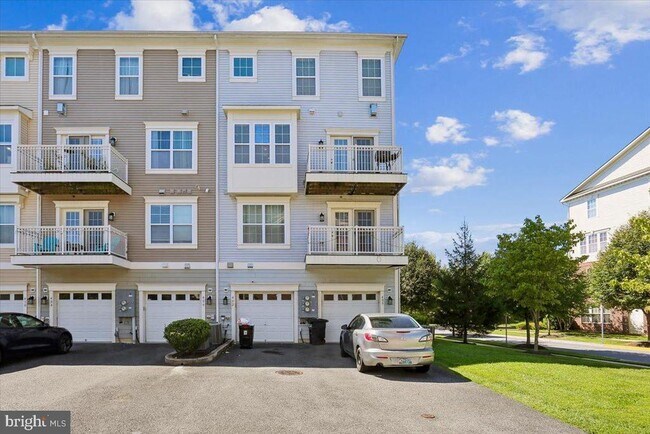 Building Photo - 402 Orchard Ridge Dr