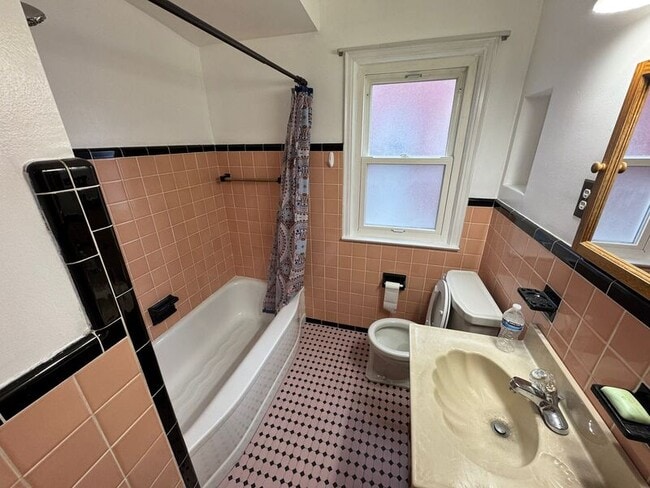 Building Photo - 21029 Blackmar Ave