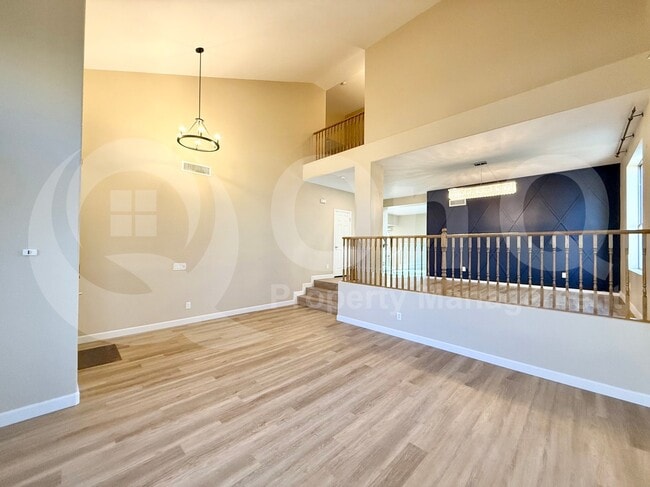 Building Photo - 1432 S Apache Dr