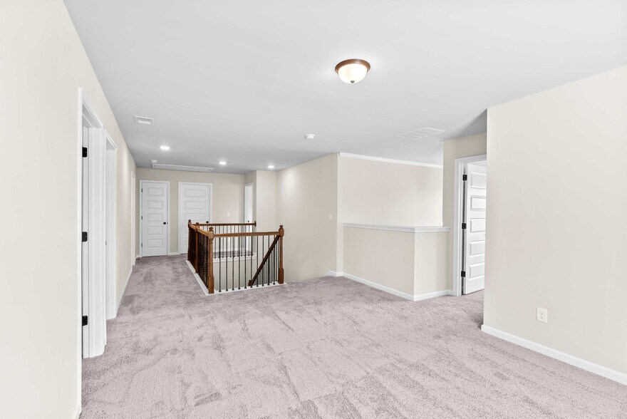 Building Photo - 755 Lakehaven Ln