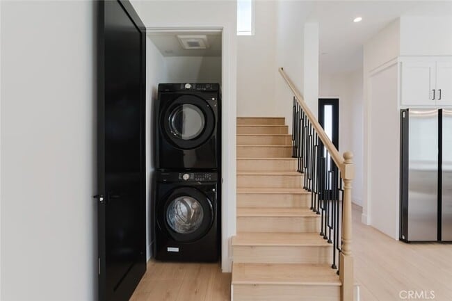 Building Photo - 6327 Ranchito Ave