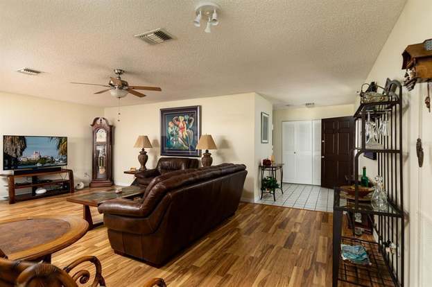 Building Photo - 206 Cedarwood Cir