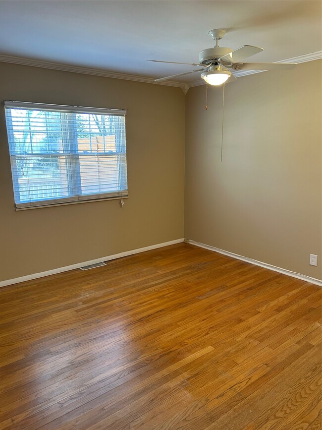 Building Photo - 436 Lindy Blvd