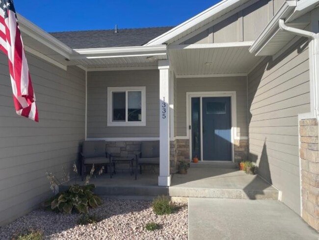 Building Photo - 1335 N 200 E