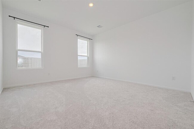 Building Photo - 26615 Coast Redwood Dr