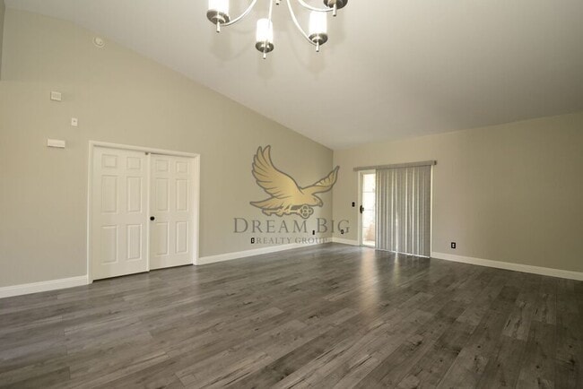 Building Photo - 10524 Autumn Pine Ave