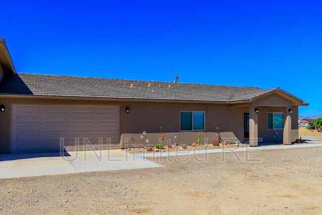 Building Photo - 7756 Sierra Vista Dr