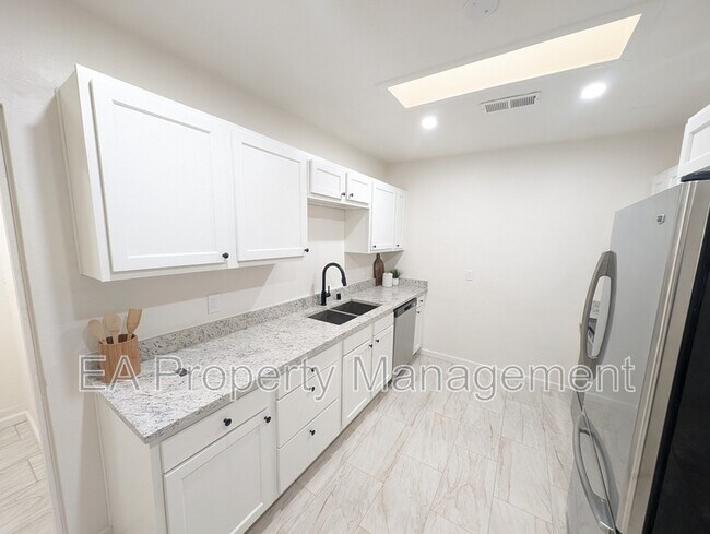 Building Photo - 1202 Truman St SE