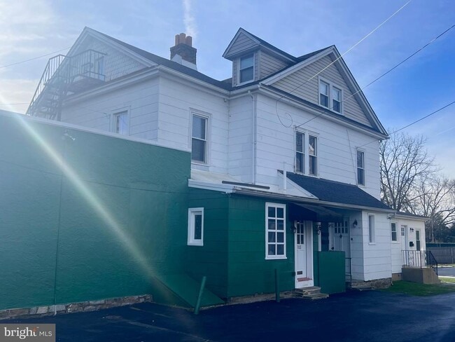 Building Photo - 703 Bethlehem Pike