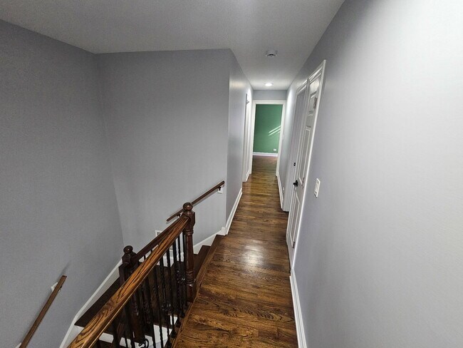 Building Photo - 1414 Hampshire Ct