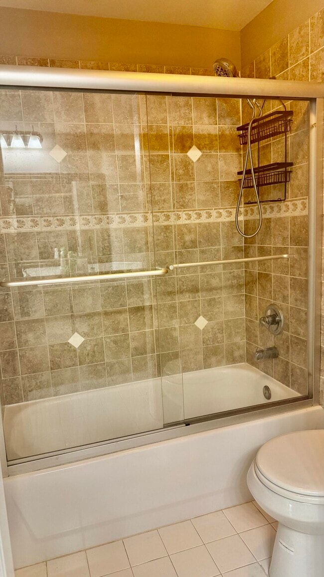 Building Photo - 6952 SW 39th St