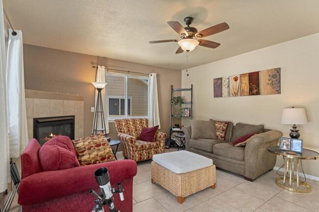 Building Photo - 749 Eagle Dr