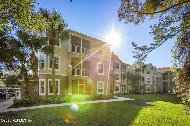 Building Photo - 10550 Baymeadows Rd