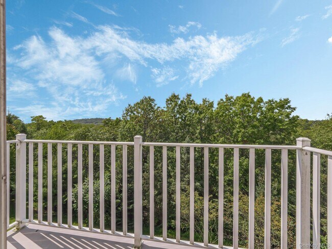 Building Photo - 1115 Balsam Dr