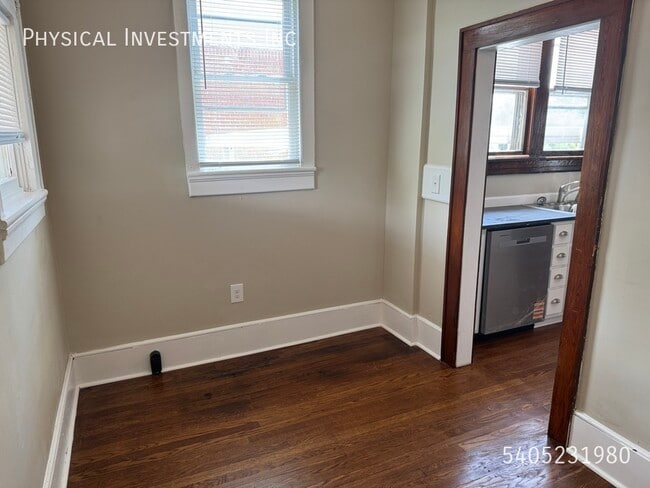 Building Photo - 1729 Moorman Ave NW