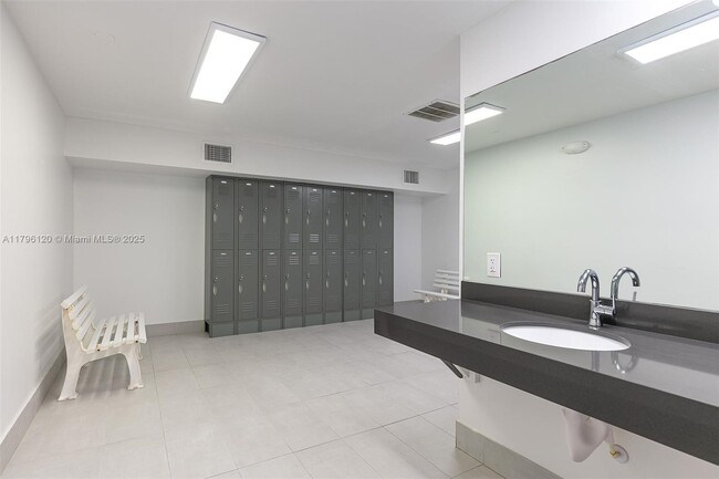 Building Photo - 2101 S Ocean Dr