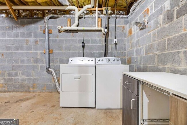 Building Photo - 72 Victorian Cir