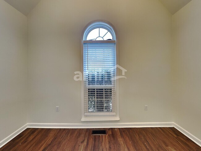 Building Photo - 7209 Sir William Dr