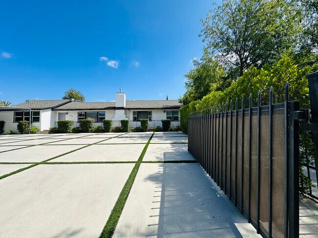 Building Photo - 5148 Otis Ave