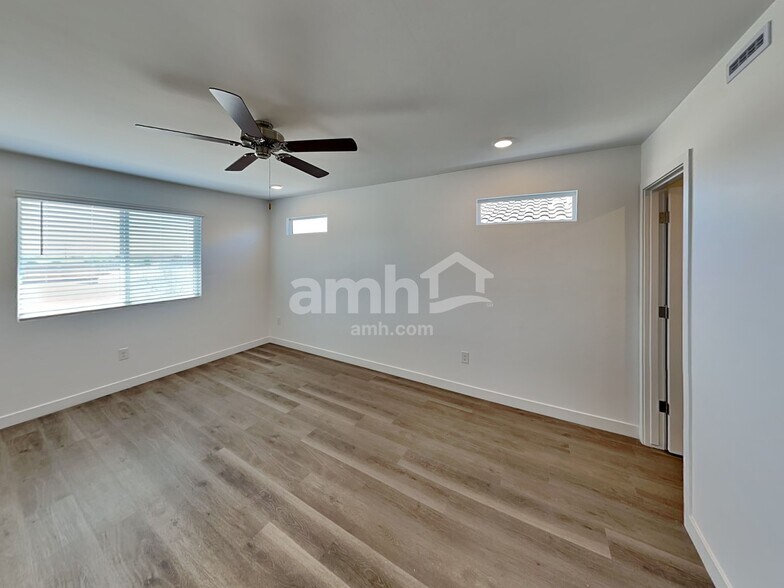 Building Photo - 9672 N Rancho Lozano