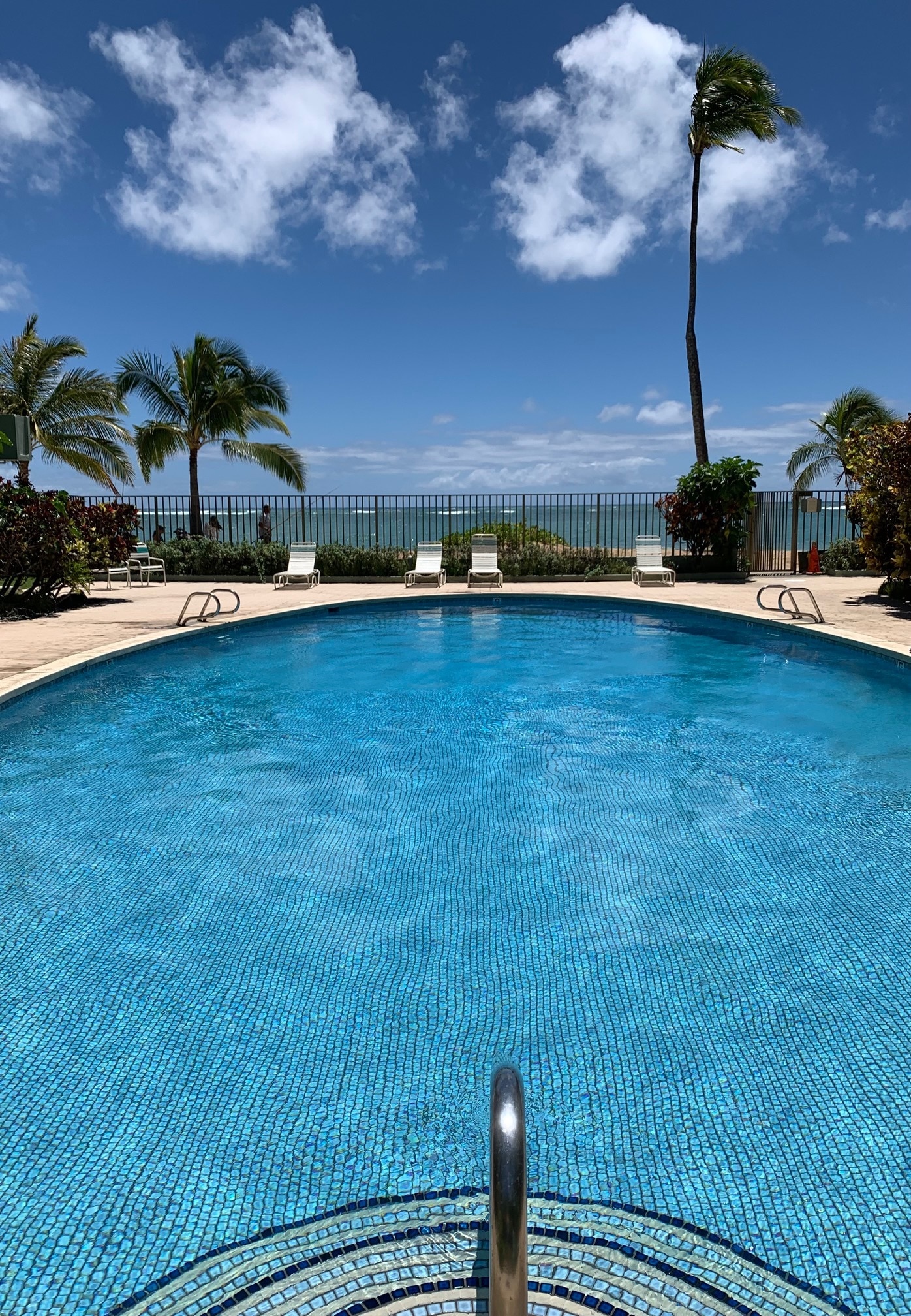 Building Photo - 4999 Kahala Ave