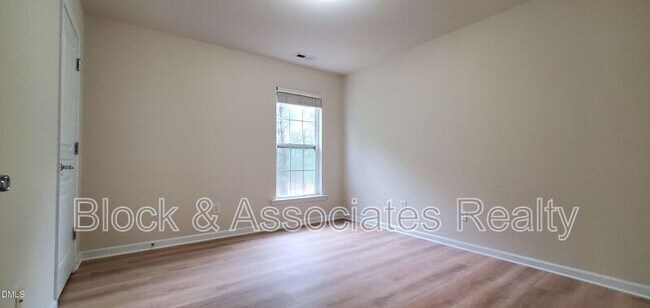 Building Photo - 410 Euphoria Cir