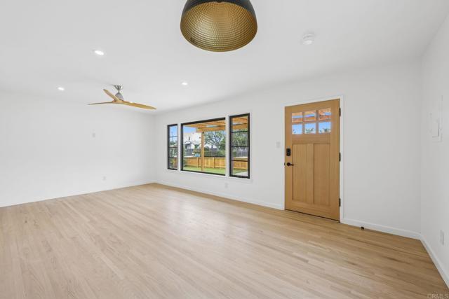 Building Photo - 1061 Buena Vista Way