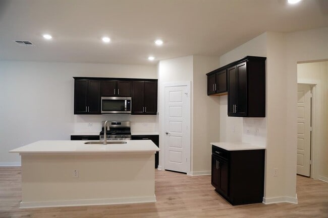 Building Photo - 14012 Lubeck Dr