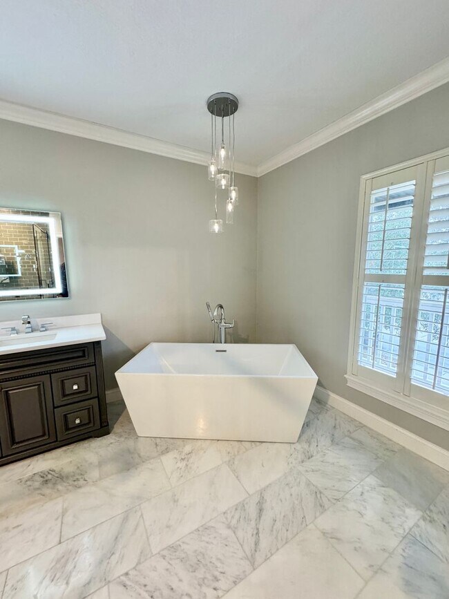 Building Photo - LUXURY RENTAL In Maitland - Winter Park Area 32751