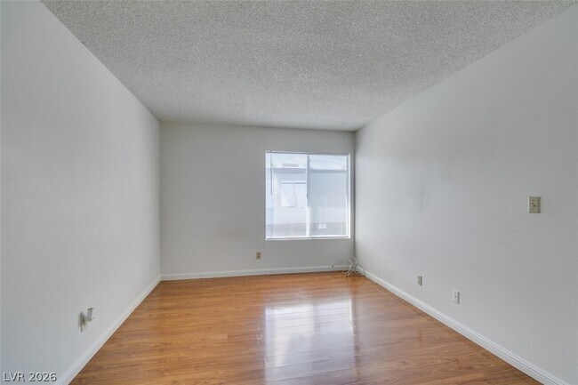 Building Photo - 1404 Santa Anita Dr