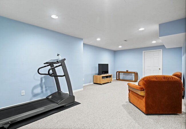 Building Photo - Beautiful Brick 4 Bed 3 Bath Home in Carmel Available Now!