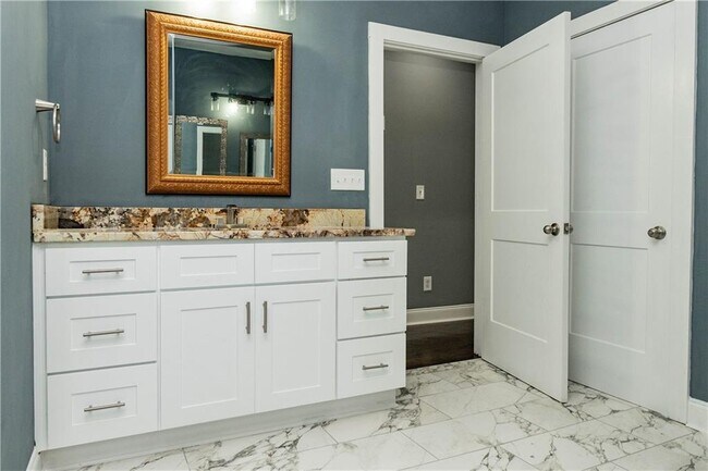 Building Photo - 1433 Merriman Ln NE