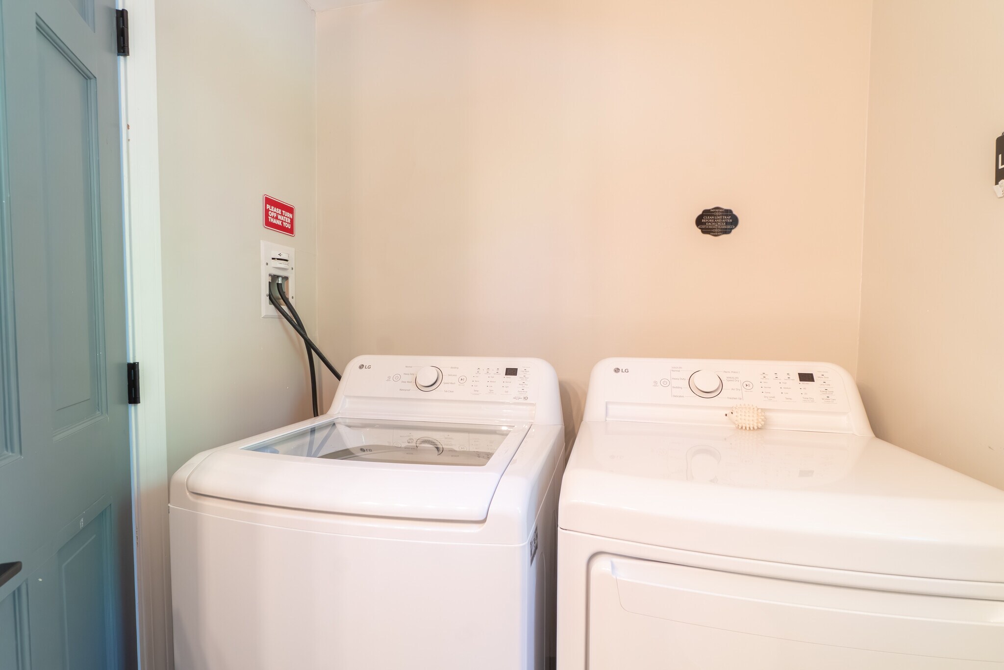 Half Bath w/Laundry - 2778 Albany Ave