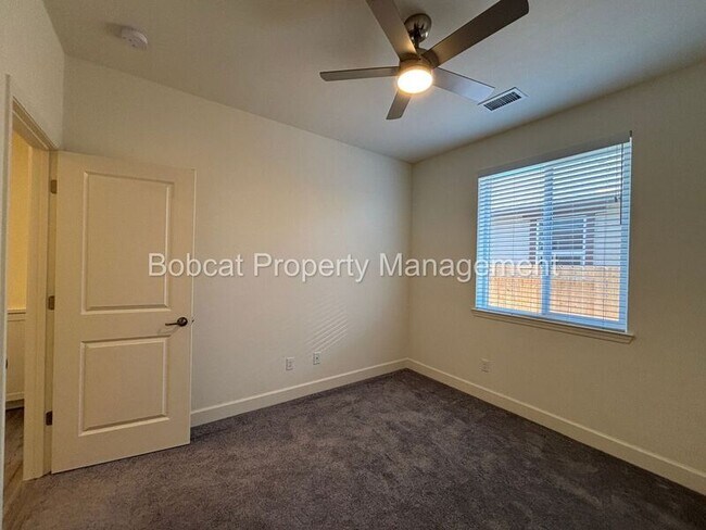 Building Photo - 1097 Dapple Dr