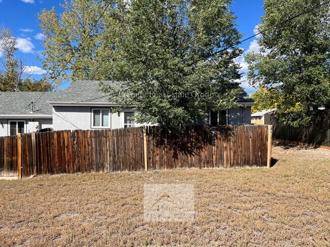 Building Photo - 407 Glen View Ct