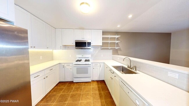Building Photo - 4038 Somerset Ct