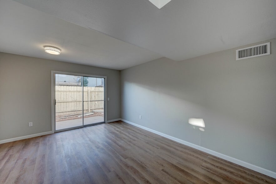 Building Photo - 5301 W Campbell Ave