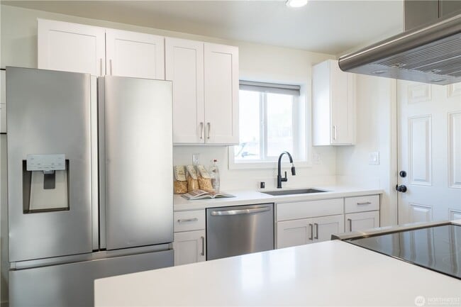 Building Photo - Cozy house close to amenities easy access to St Joe, Tacoma General