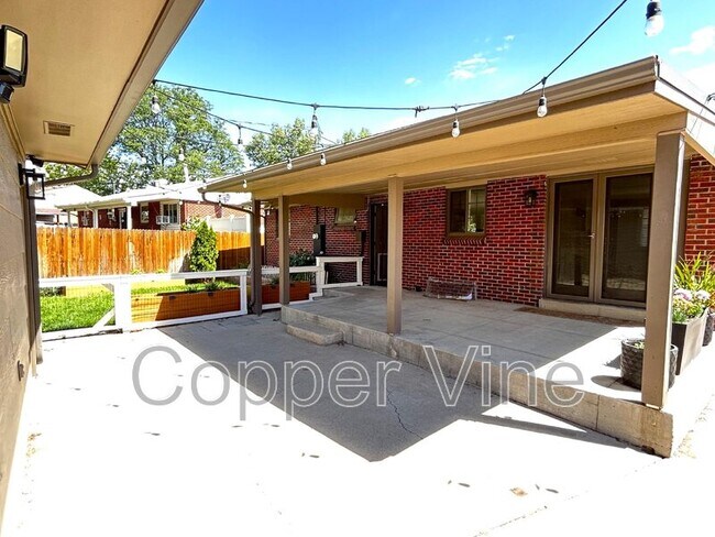 Building Photo - 7871 Yates St