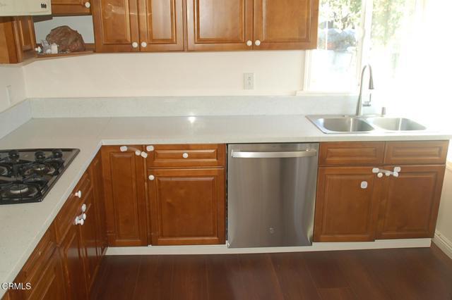 Building Photo - 125 S Primrose Ave