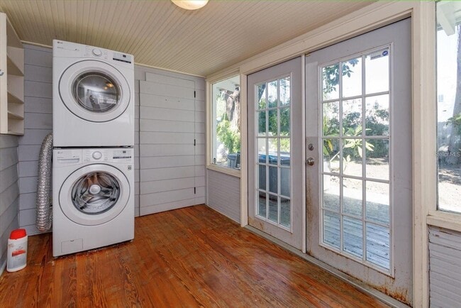 Building Photo - 1001 E Jefferson St