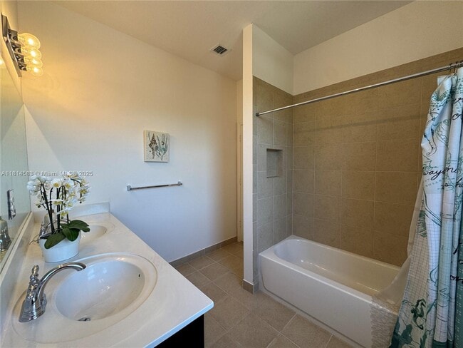 Building Photo - 24921 SW 118 Ct