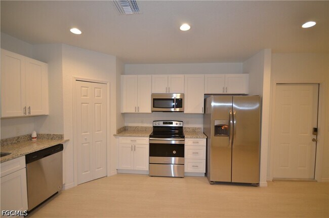 Building Photo - 3303 Armstrong Ct