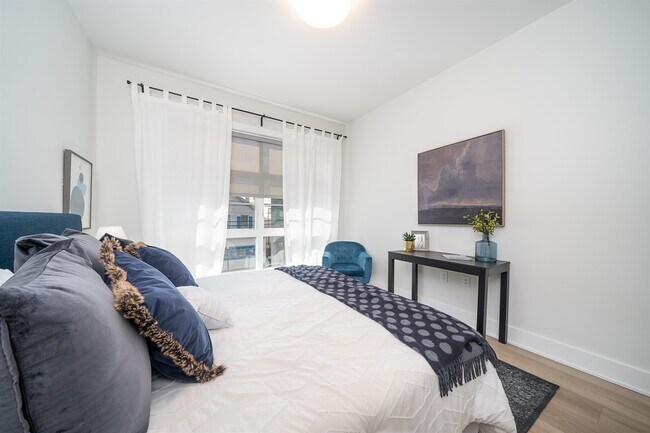 Building Photo - 418 Palisade Ave