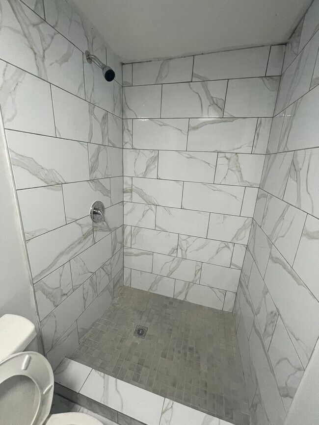 Building Photo - 21 N Paxon St