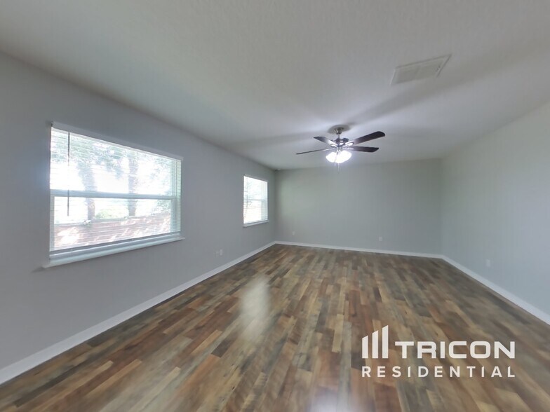 Building Photo - 15811 Surfbird Ct