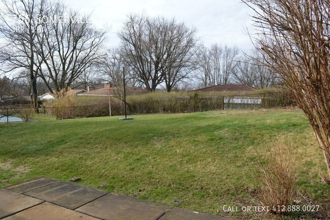 Building Photo - 756 Somerville Dr