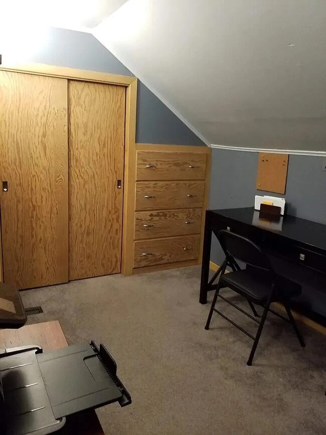 Building Photo - 509 S Oxford Ave